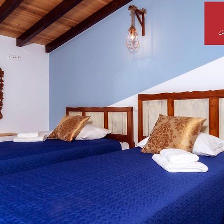 Guest House Almeixar 알만실 외부 사진