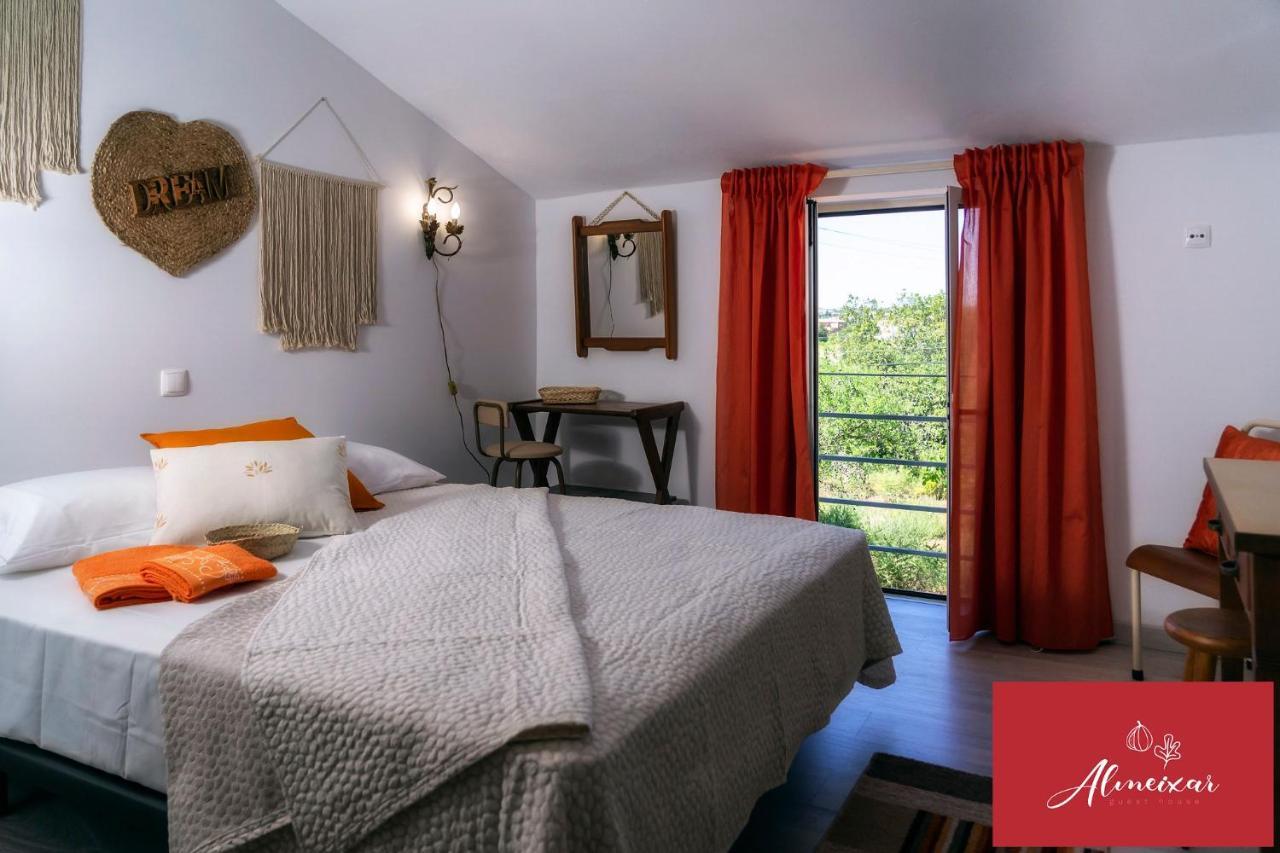 Guest House Almeixar 알만실 외부 사진