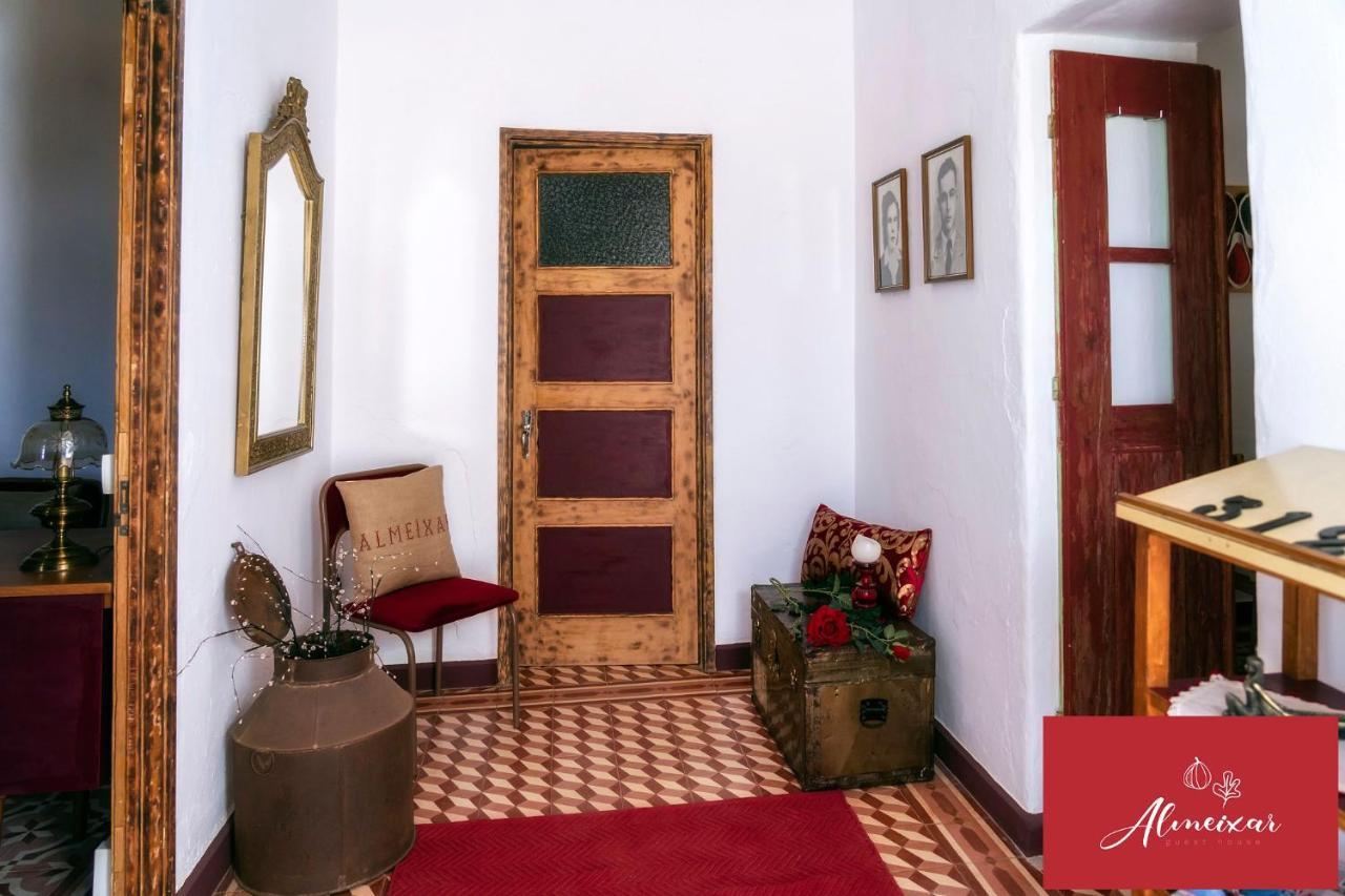 Guest House Almeixar 알만실 외부 사진