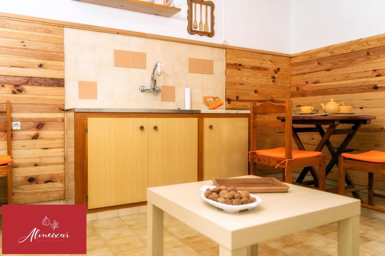 Guest House Almeixar 알만실 외부 사진
