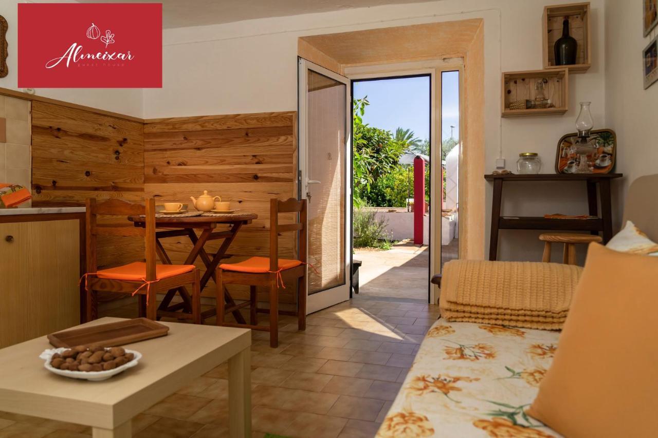 Guest House Almeixar 알만실 외부 사진