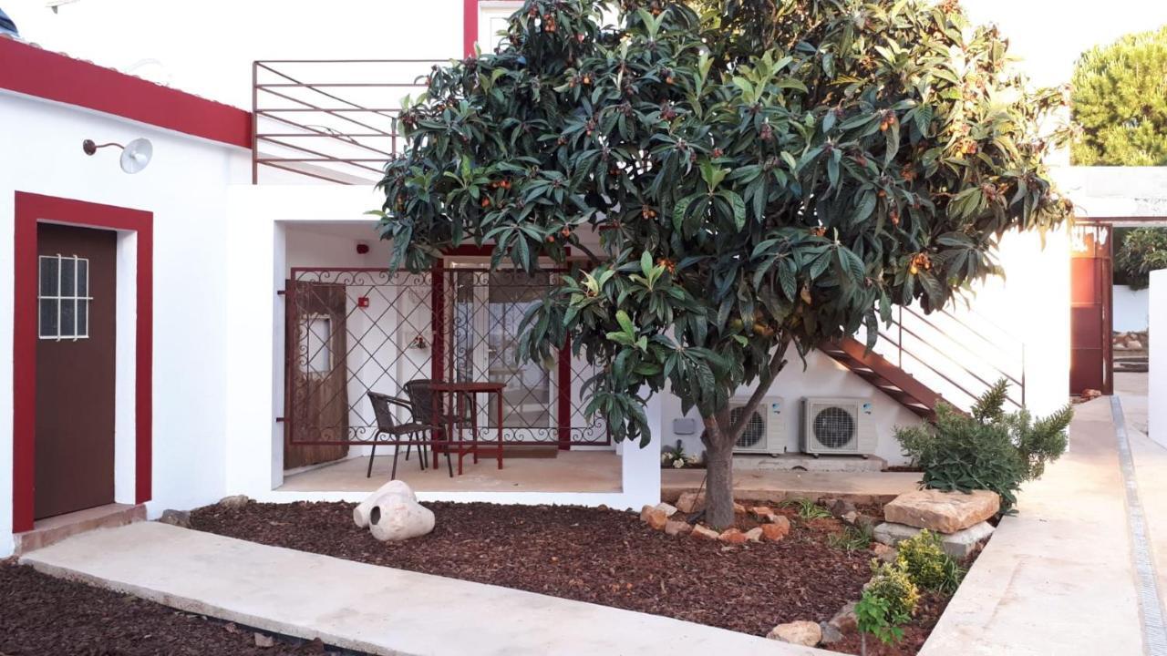 Guest House Almeixar 알만실 외부 사진